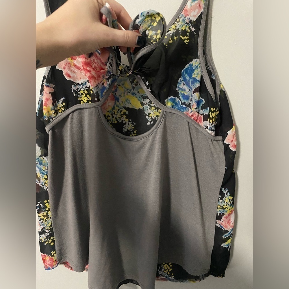 Weavers Floral Tank Top - Picture 4 of 6